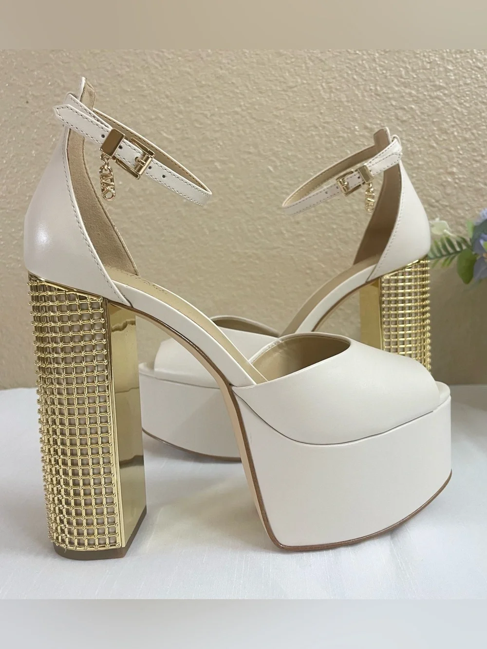 Michael Kors chic cream